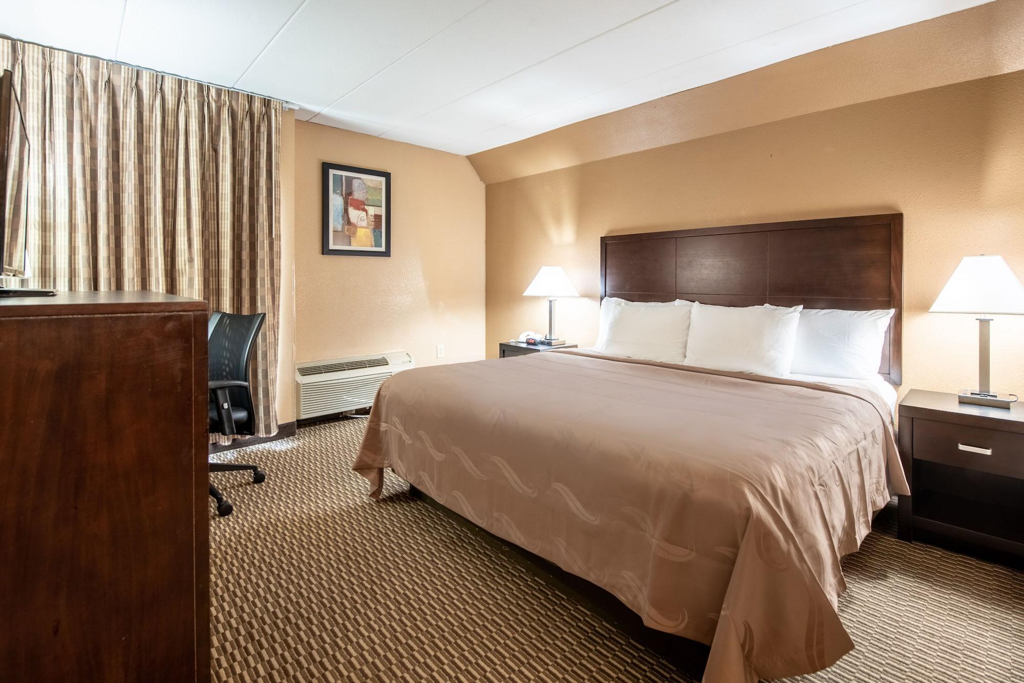 Quality Inn & Suites Синсинати Екстериор снимка